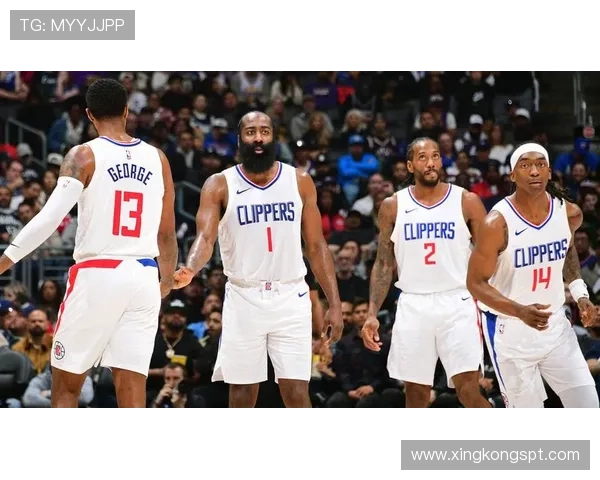 快船队尝试通过小球战术增强场上空间感与外线火力覆盖